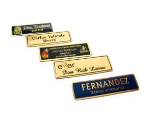 Gafetes Con Grabados Personalizados