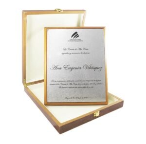 Placa reconocimiento madera (5)